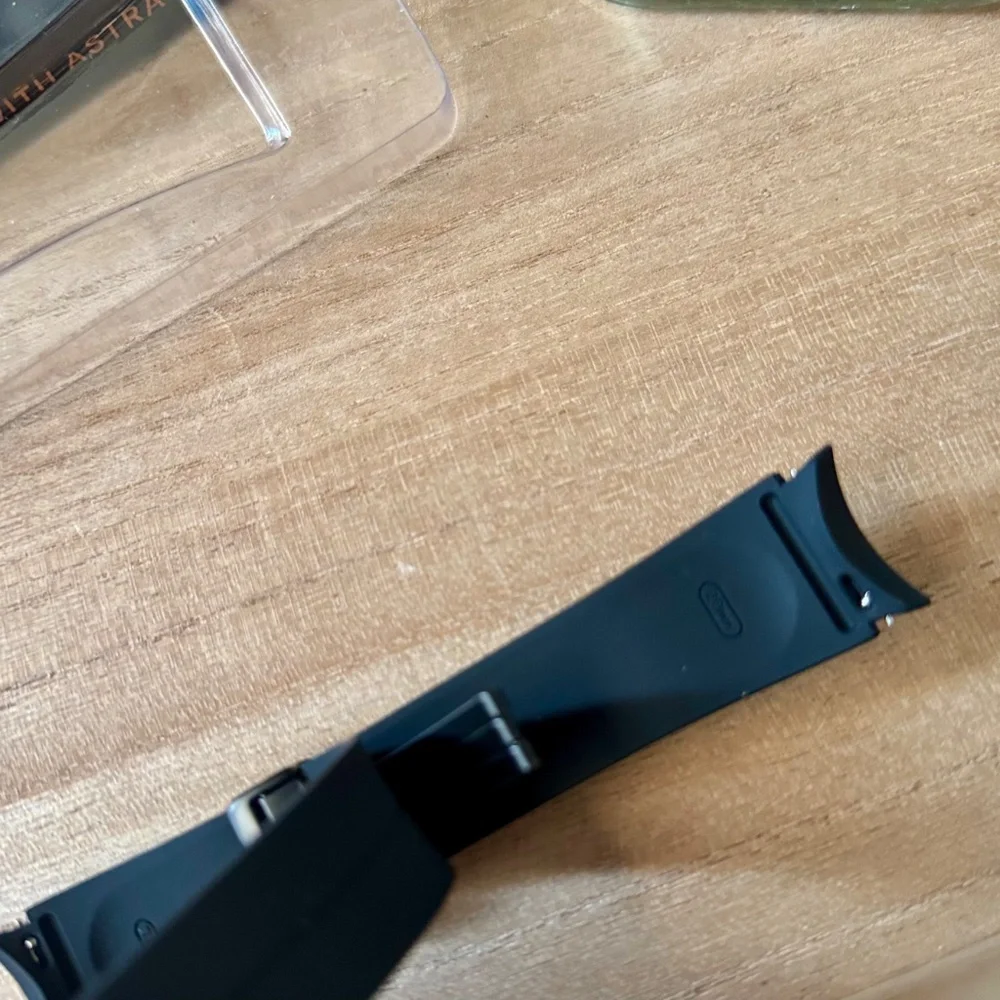 Astra‎ Straps Black Silicone Watch Band Replacement Strap